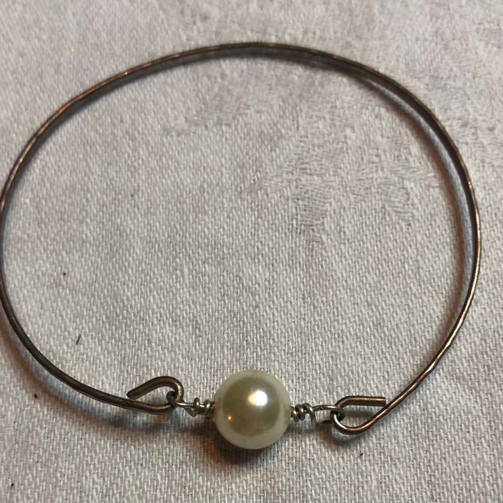 Elegant Silver Pearl Bracelet
